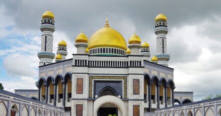 Brunei adopts Sharia law—Conversion from Islam carries death penalty