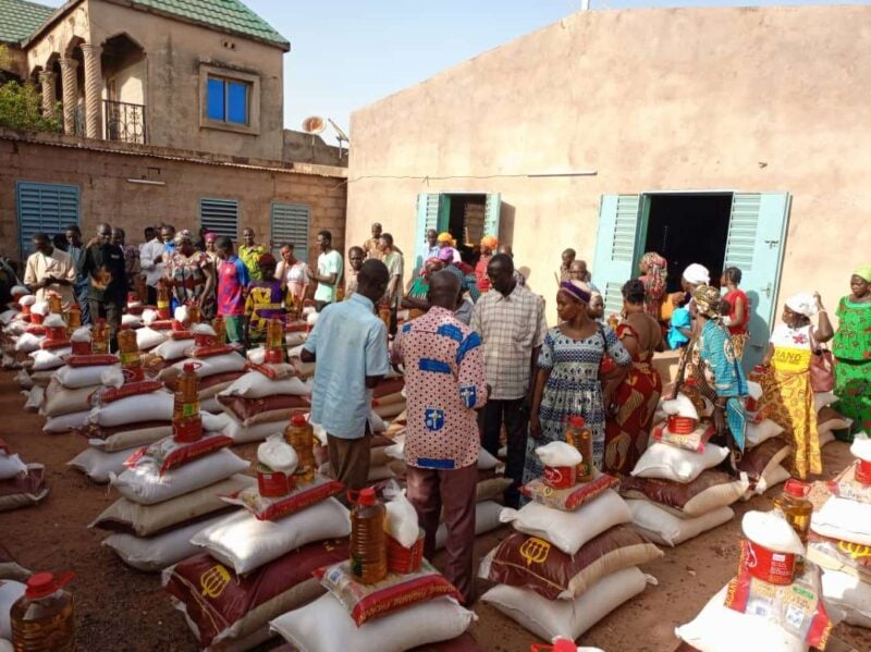 Food relief in Burkina Faso
